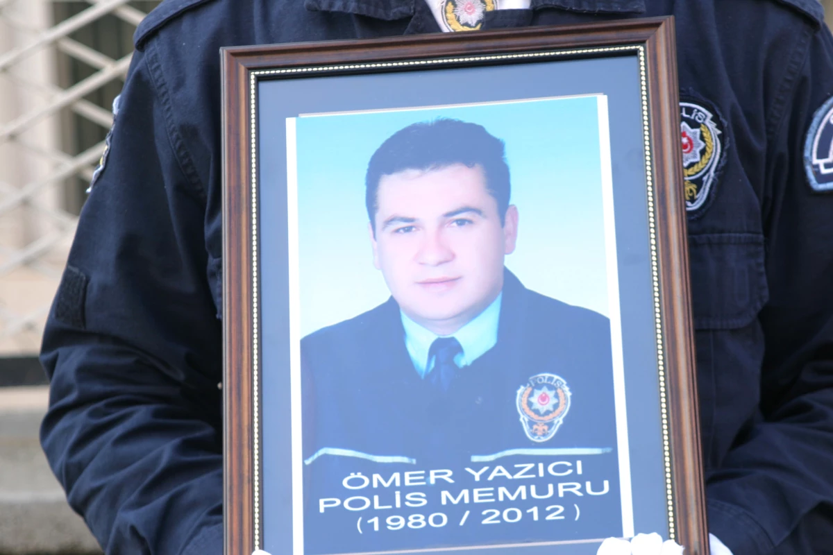 Hayatını Kaybeden Polis İçin Tören Düzenlendi
