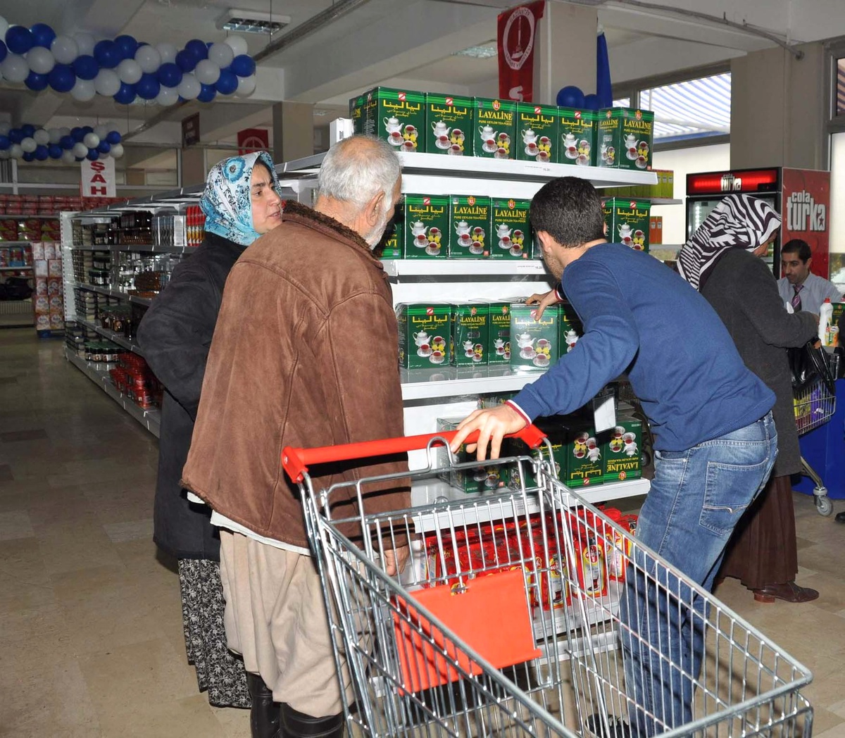 Toplumsal Duyarlılık Projesi Kapsamında, Öğrenciler Sosyal Markette Görev Alıyor