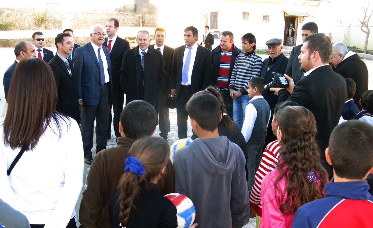 Vali Ata ile Milletvekili Erdoğan Araban İlçesindeki Tarihi Yerleri Gezdi