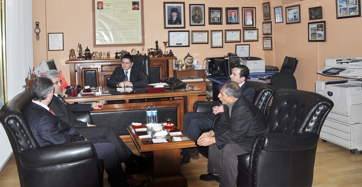Vali Eyüp Tepe\'den Kars Stratejik Araştırmalar Merkezi\'ne Ziyaret