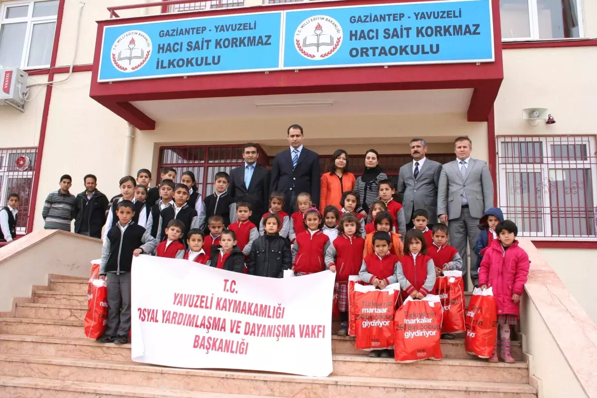 Yavuzeli Kaymakamlığı Sydv 812 Öğrenciyi Giydirdi