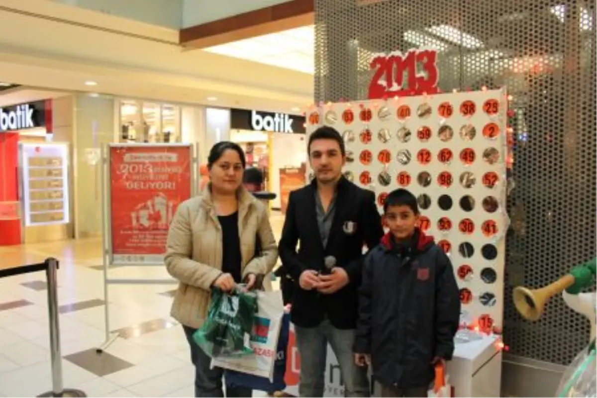 Yeni Yıl Alışverişi Sizden Hediyeniz Demirpark AVM\'den
