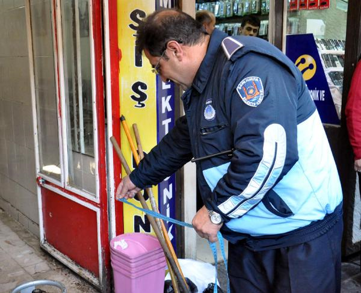 Zabıtadan İşyerlerine Kaldırım İşgali Denetimi