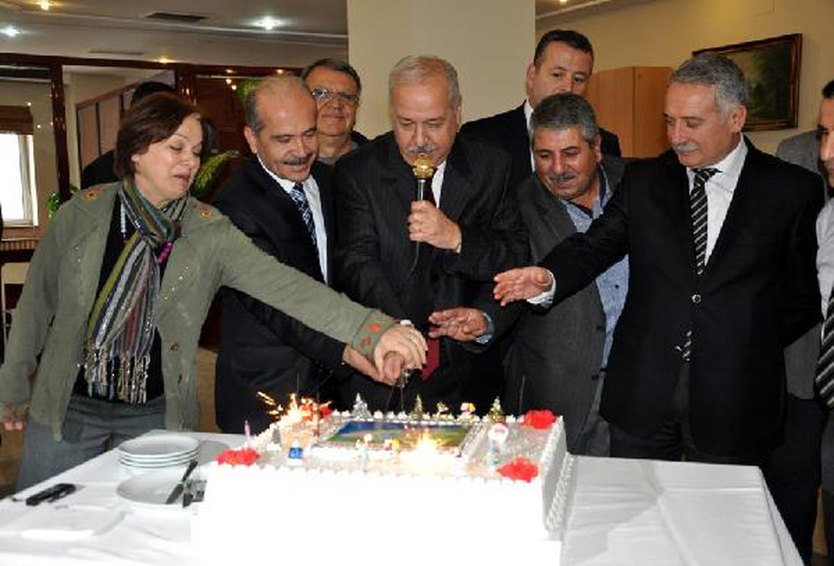 Zonguldak Belediyesi\'nde Yılbaşı Kutlaması