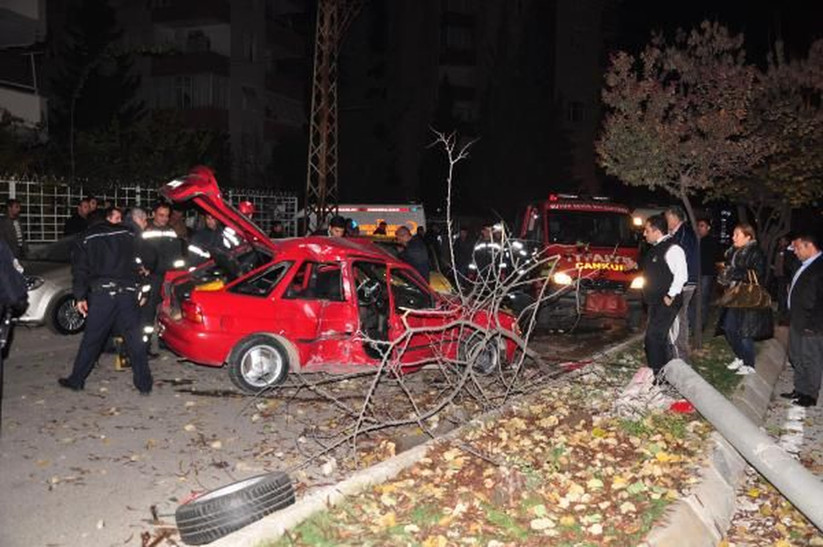 Adana\'da Trafik Kazası: 4\'ü Ağır 6 Yaralı