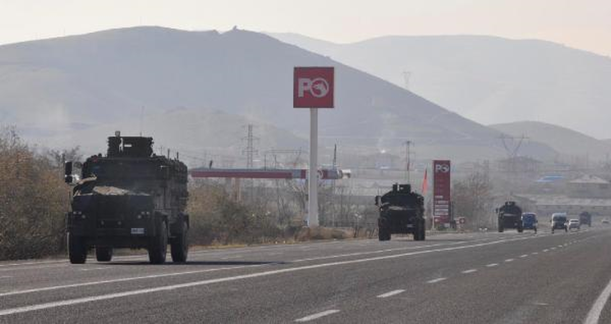 Askerler Zırhlı Kirpilerle Taşındı