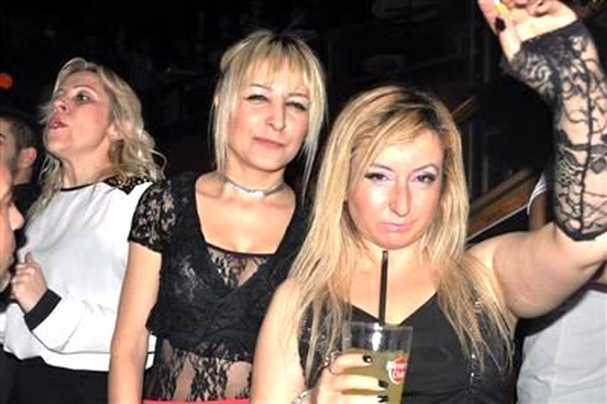 Hande Yener Sahneye Çıkmadı