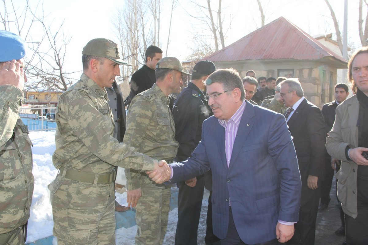 Bakan Şahin\'den Başkale\'ye Ziyaret