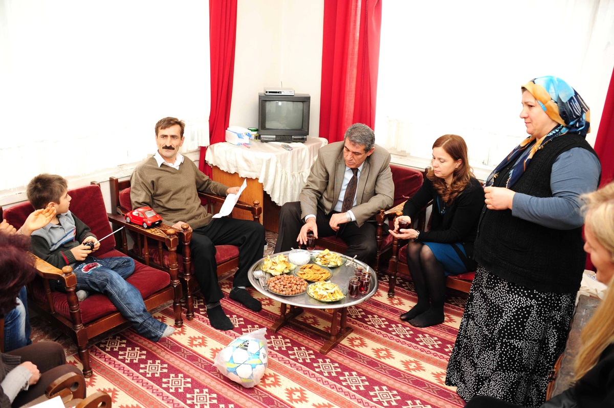 Başkan Çalkaya Yeni Yılda Kapı Kapı Gezdi