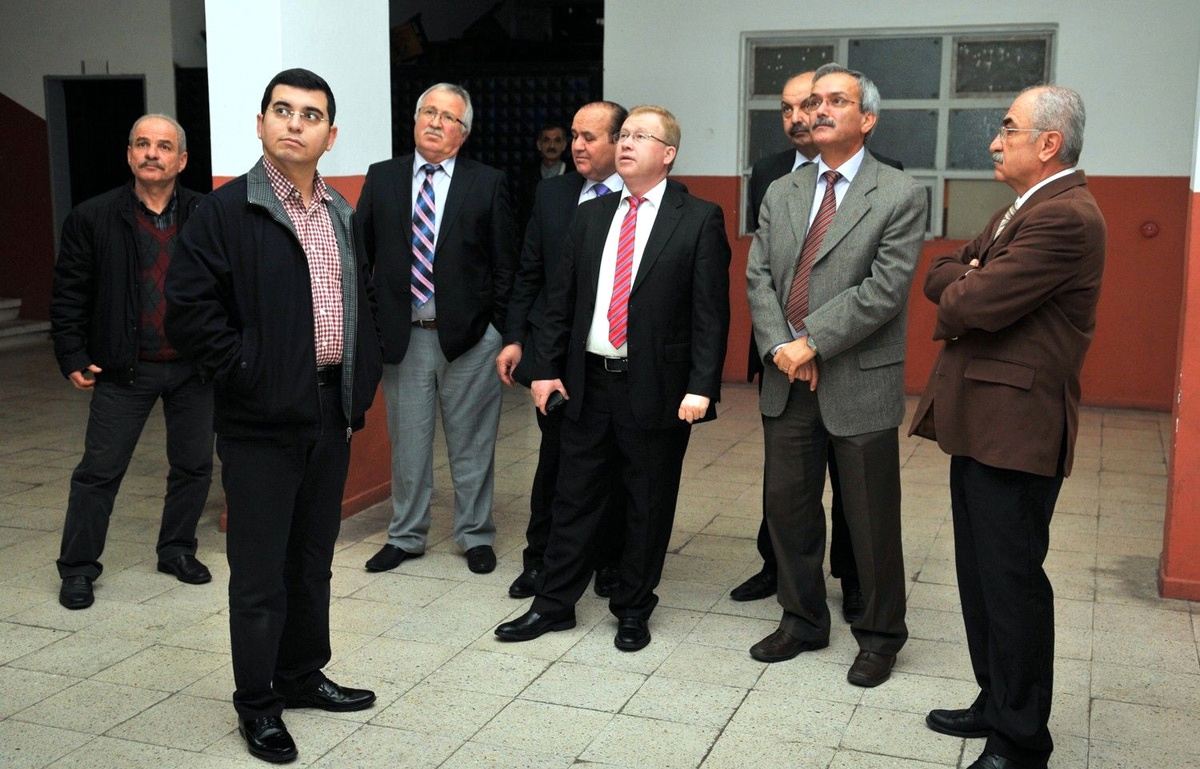 Başkan Tütüncü Namık Kemal İlköğretim Okulu\'nu Ziyaret Etti