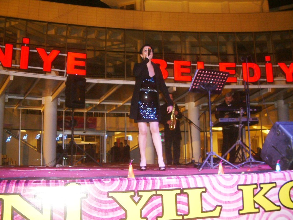 Burhaniye\'de Yeni Yıl Coşkusu