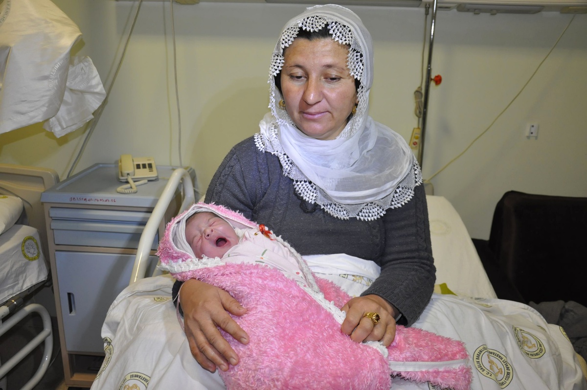Cizre\'de Yeni Yılın İlk Bebeği Dünyaya Geldi