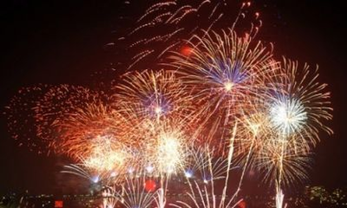 Dünya 2013\'e Eğlenerek Girdi