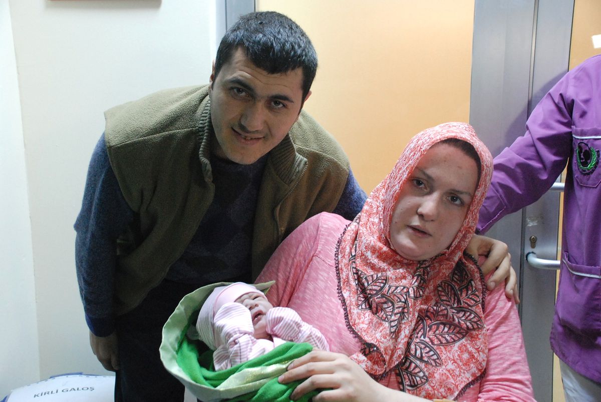 Kocaeli\'de 2013\'ün İlk Bebeği: Betül