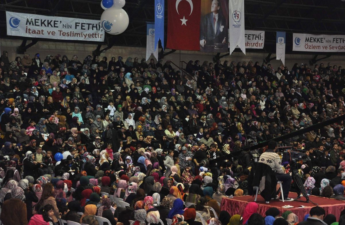 Mekke\'nin Fethini Beş Bin Kişi Kutladı
