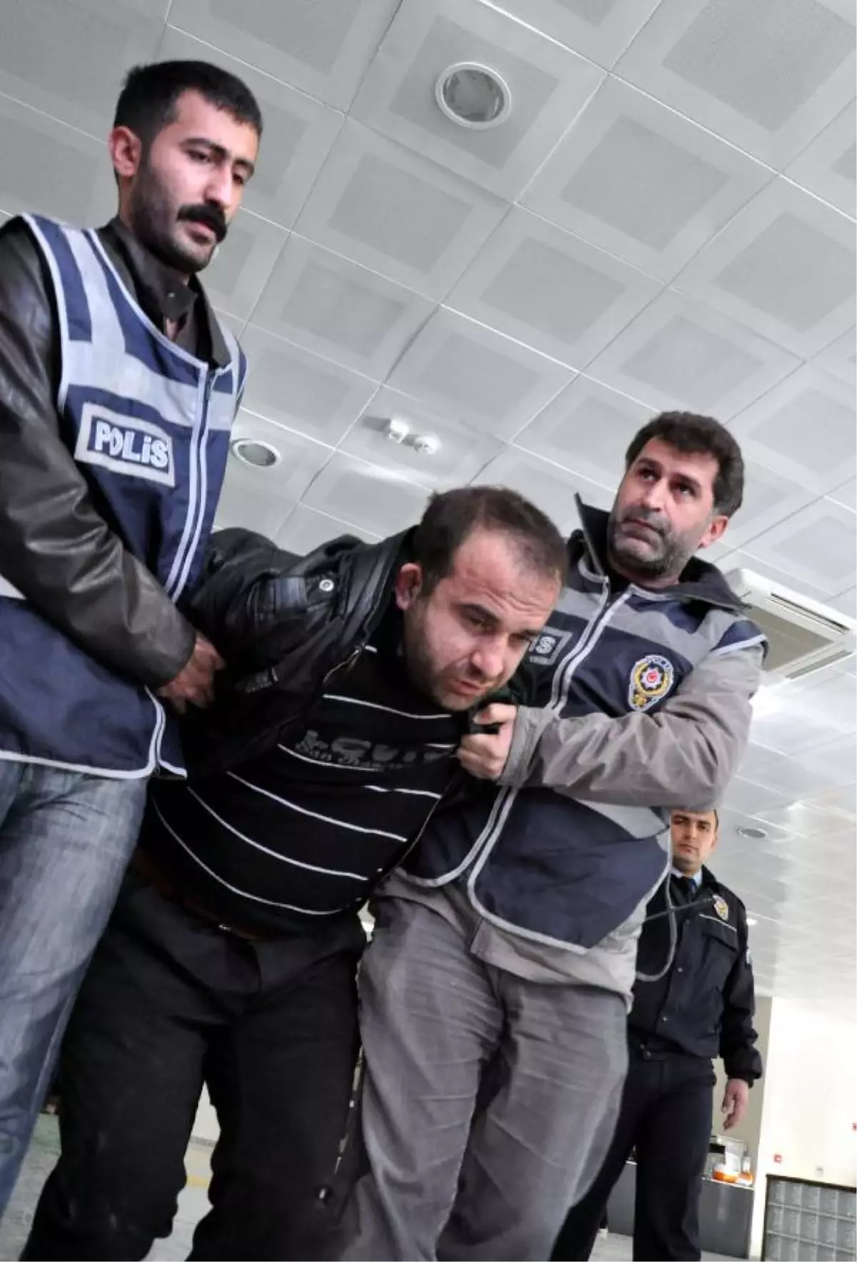 PTT'yi Soyan Şüpheli Adliyeye Sevk Edildi