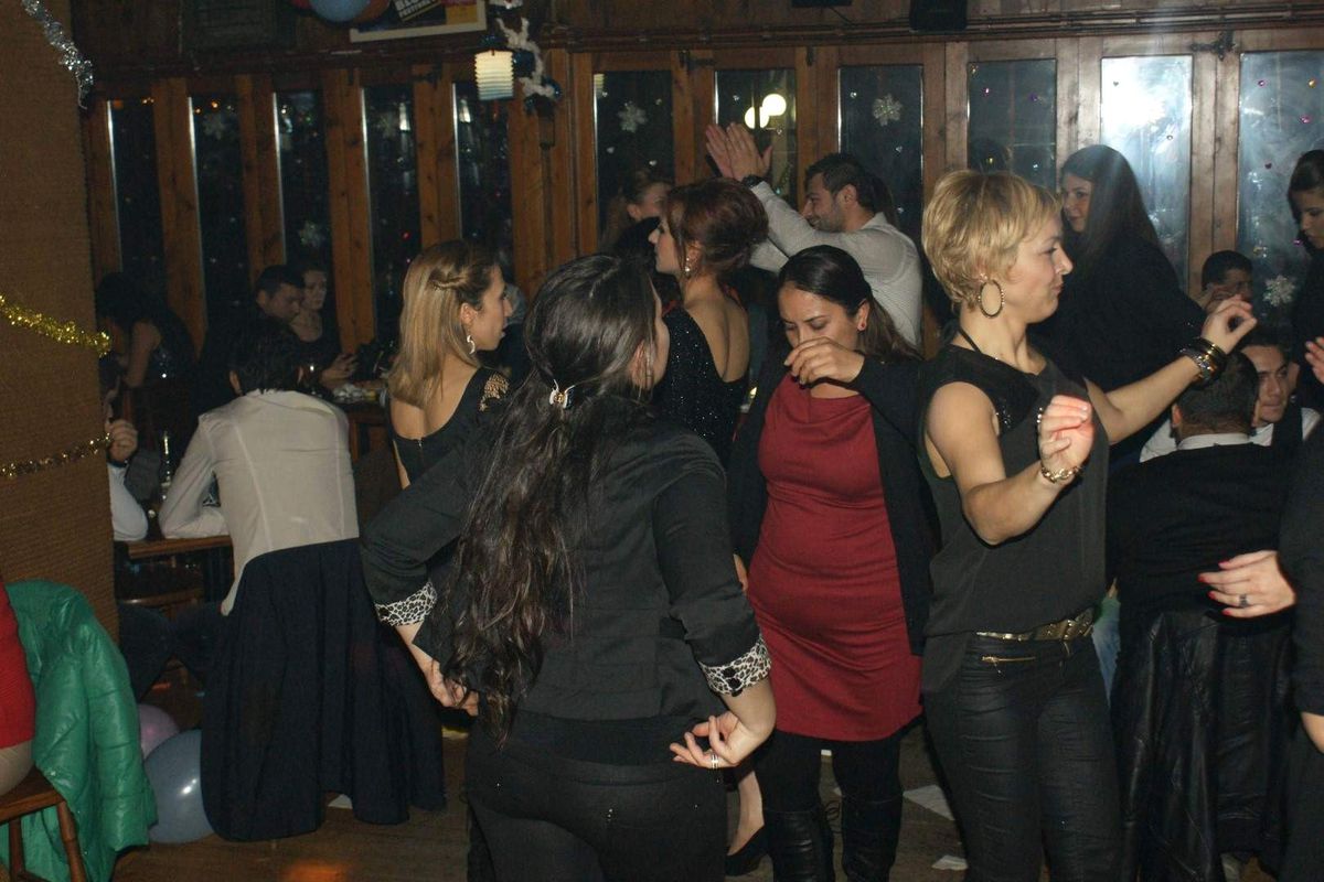 Sapanca Koru Cafe-Bar\'da Yılbaşı Coşkusu