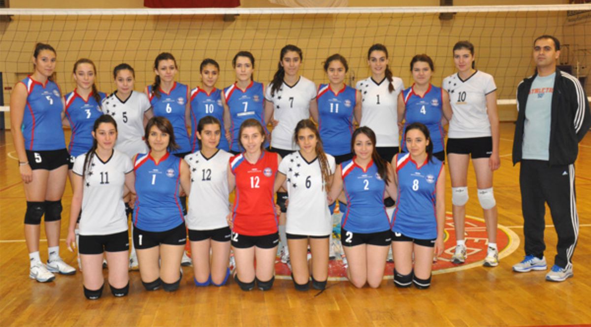 Soma\'nın Sultanları Alaşehir\'i 3-0 Mağlup Etti