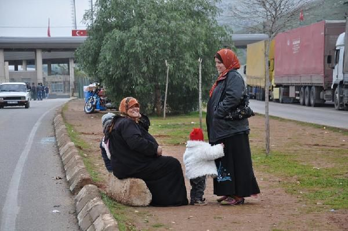 Suriyelilerin Kaçışı Sürüyor