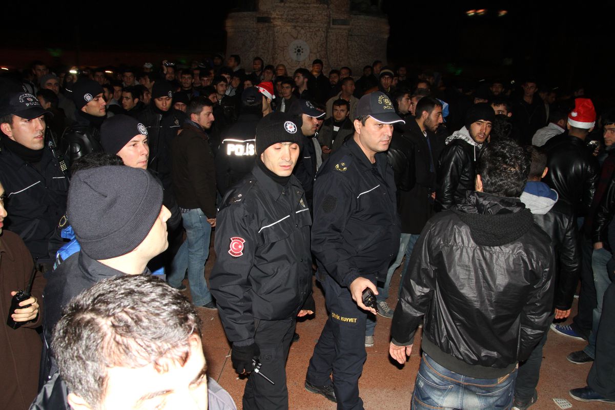 Taksim\'de Gençler Arasında Gerginlik