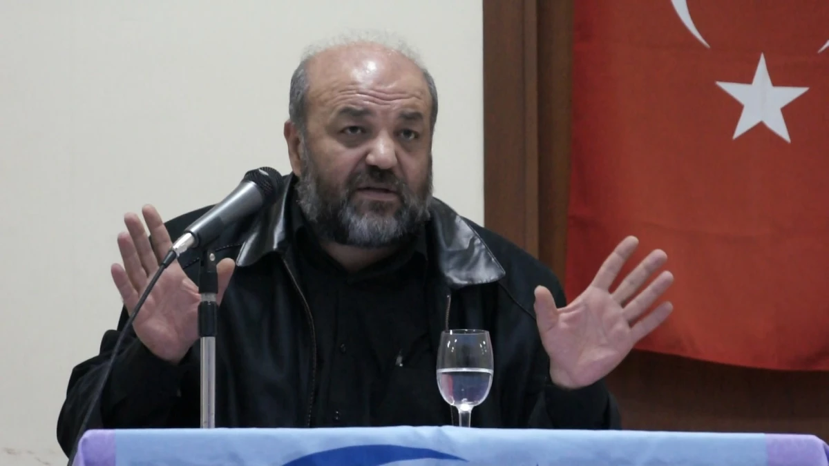 Ünlü Yazar İhsan Eliaçık, Rize\'de Protesto Edildi