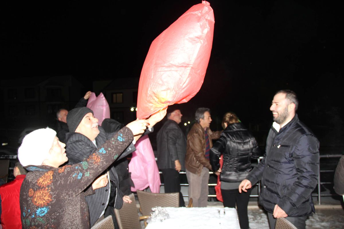 Yeni Yıla Kar Üzerinde Horon Oynayarak Girdiler