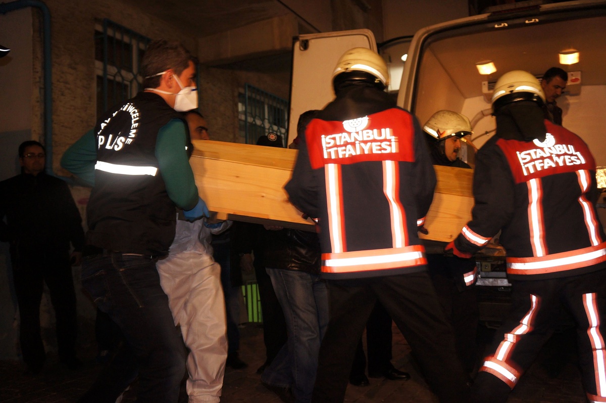 Zeytinburnu\'nda 5 Kişi Ölü Bulundu (1)