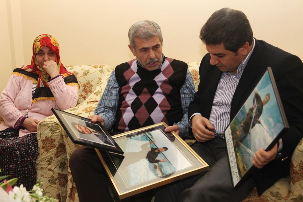 Başkan Göksu Şehit Ailesini Ziyaret Etti