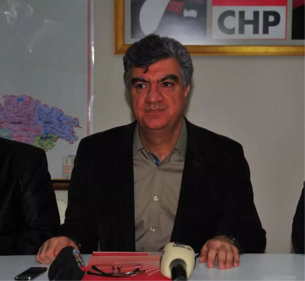 CHP Karşıyaka İlçe Yönetimi Görevden Alındı