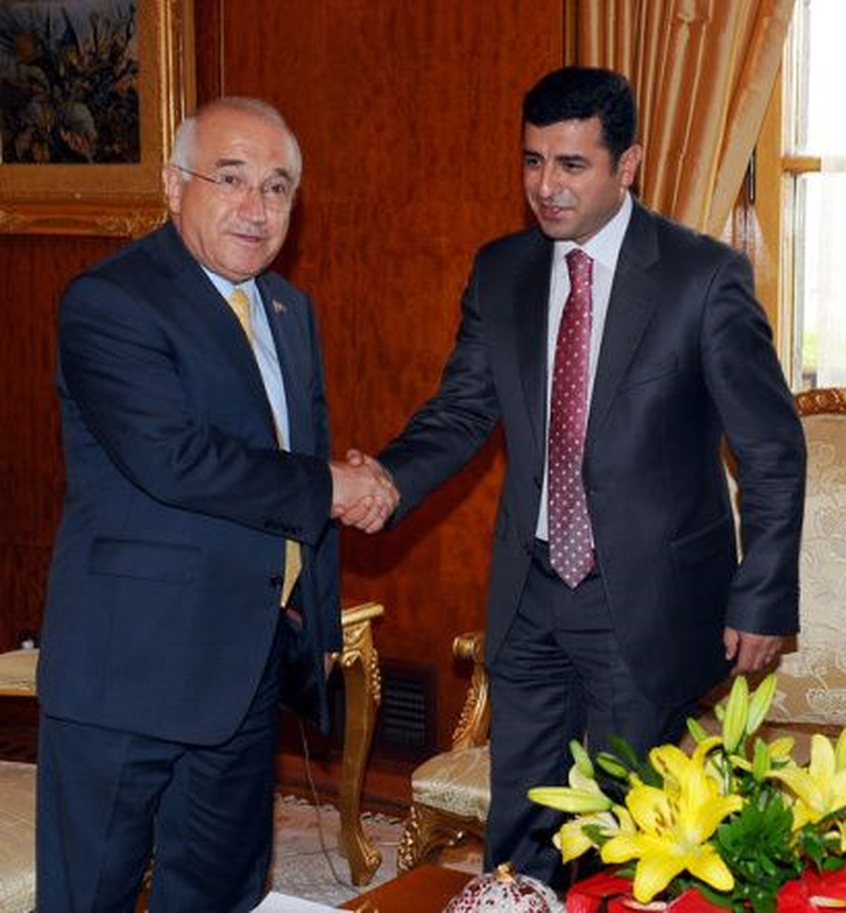 Çiçek\'in Demirtaş ile Görüşmesi Sona Erdi