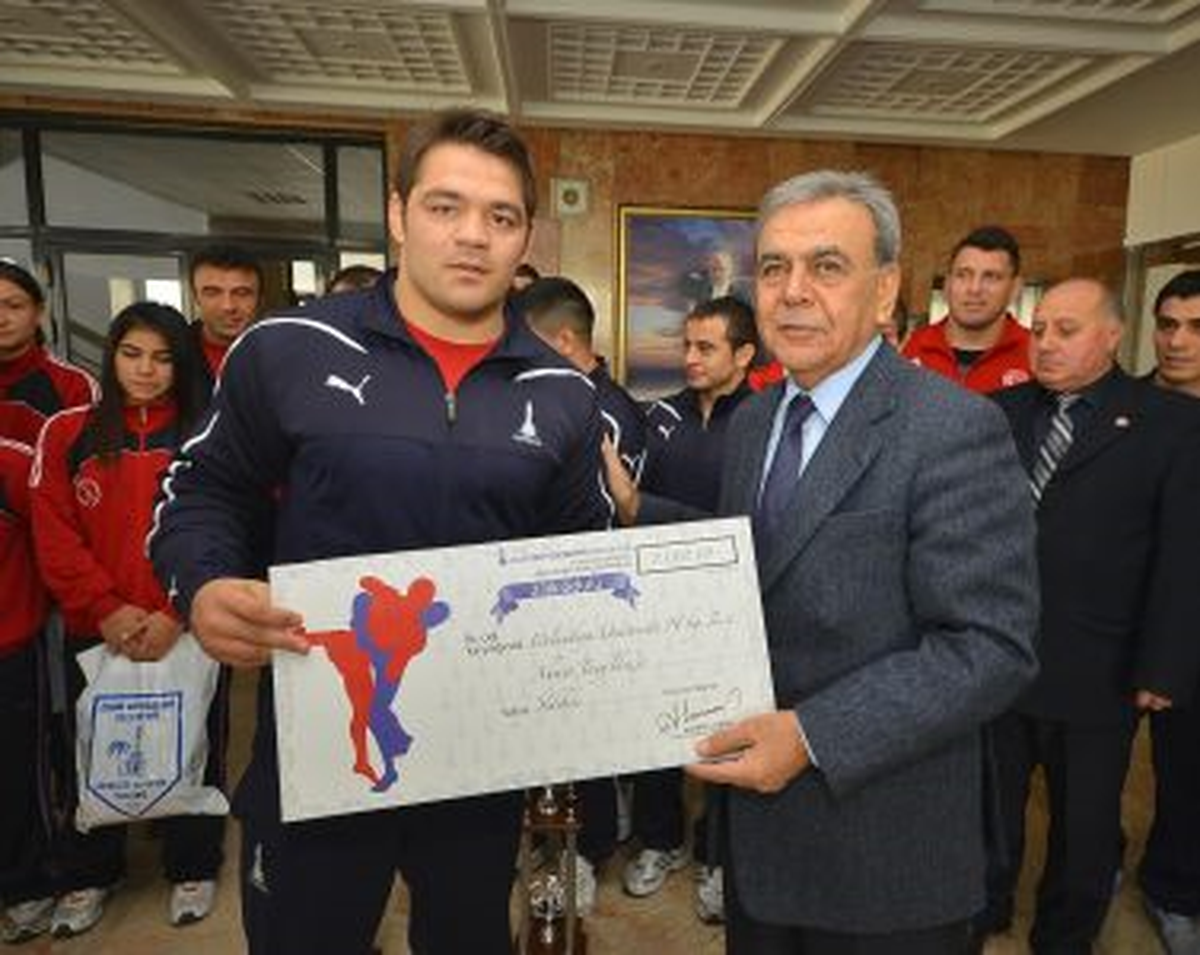 Çifte Kupayla Geldiler