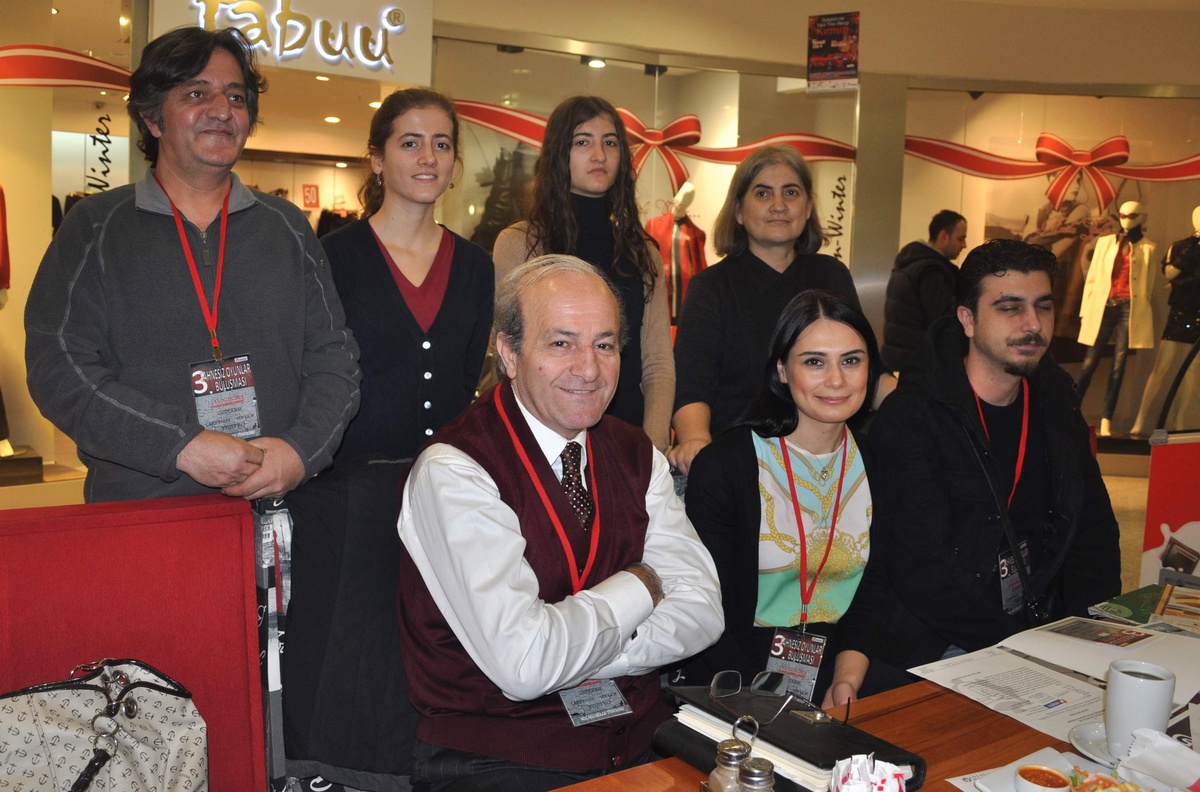 Çocuk Oyuncular Sahnesiz Oyunlarda Buluşuyor