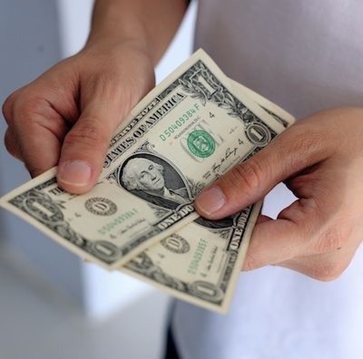 Dolar 1.7790 TL\'den Kapandı, Altın Hafif Yükseldi