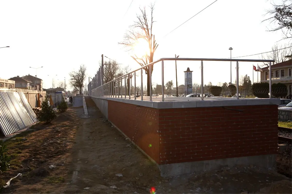 Duraklarda Çalışmalar Sürüyor