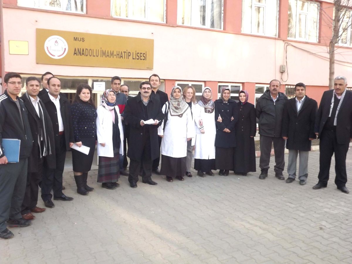 Eğitimcilerden Kılık-Kıyafet Protestosu