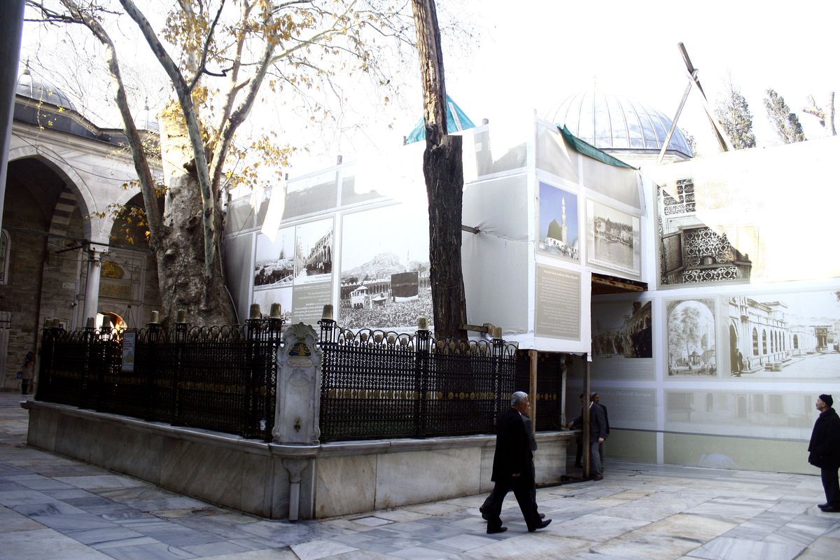Eyüp Sultan Türbesi Hâlâ Açılamadı