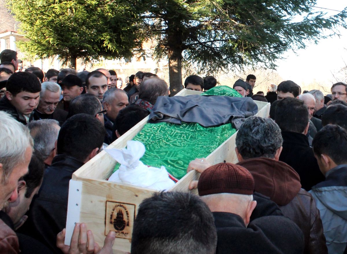 Havuzda Boğulan Genç Son Yolculuğuna Uğurlandı