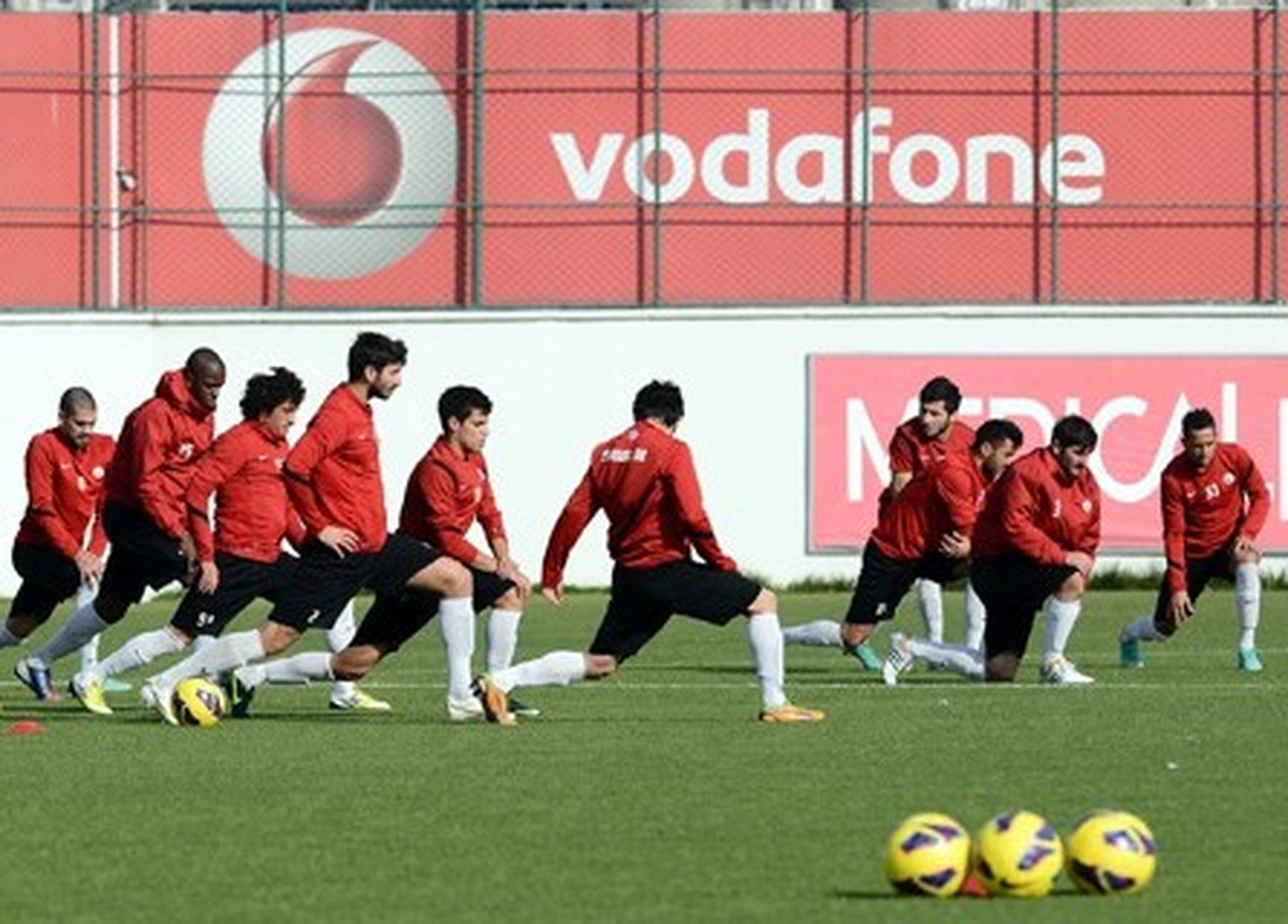 İstanbul Büyükşehir Belediyespor\'un Antalya Kampı Başladı