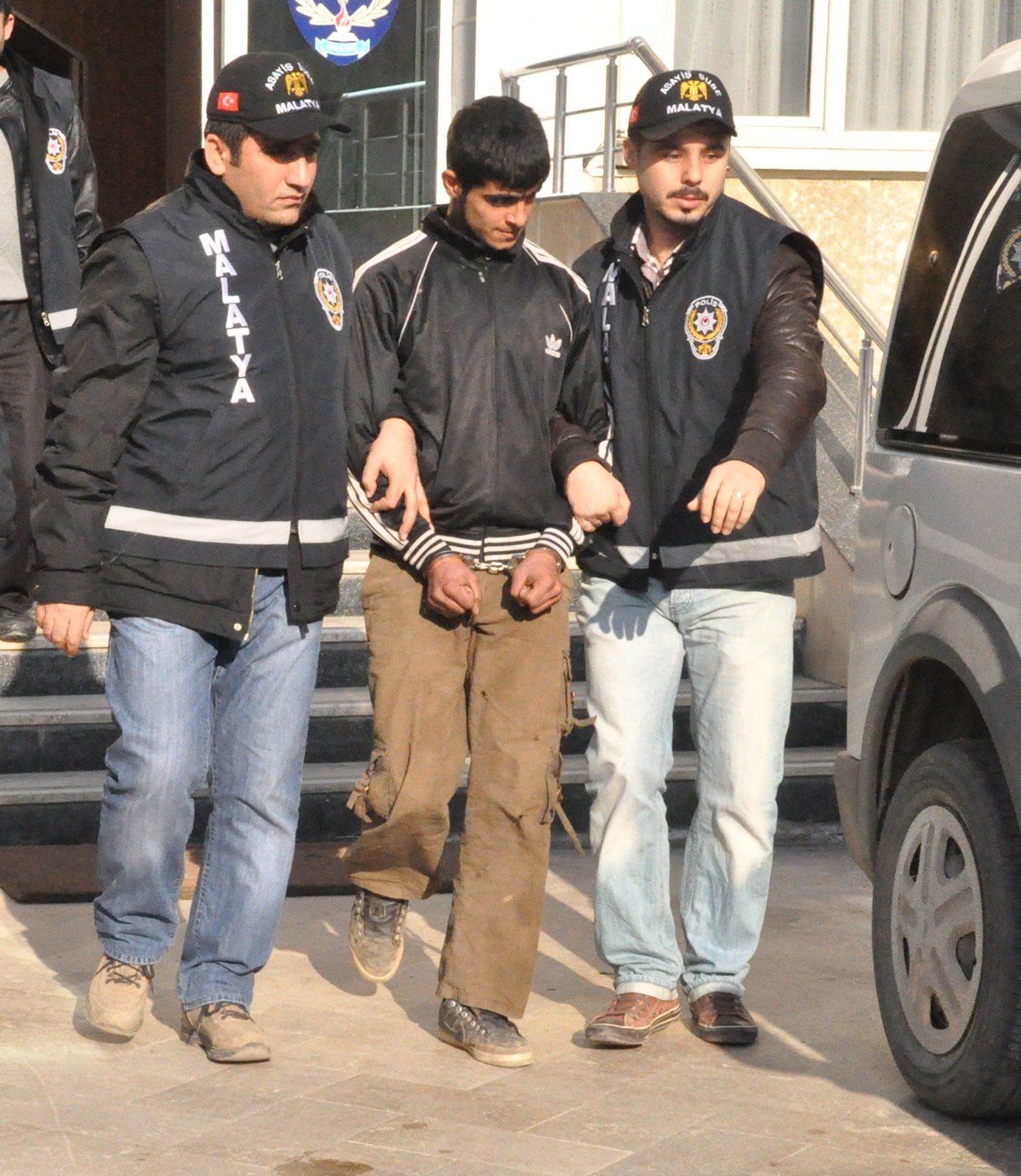 Kablo Hırsızları Polisten Kaçamadı