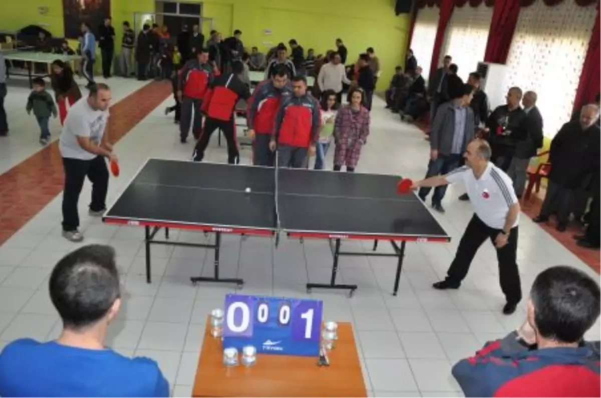 Masa Tenisi Turnuvasına Yoğun İlgi