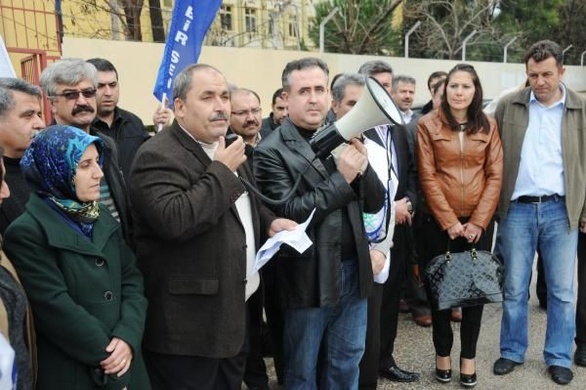 Öğretmenler Serbest Kıyafetle Derse Girdi