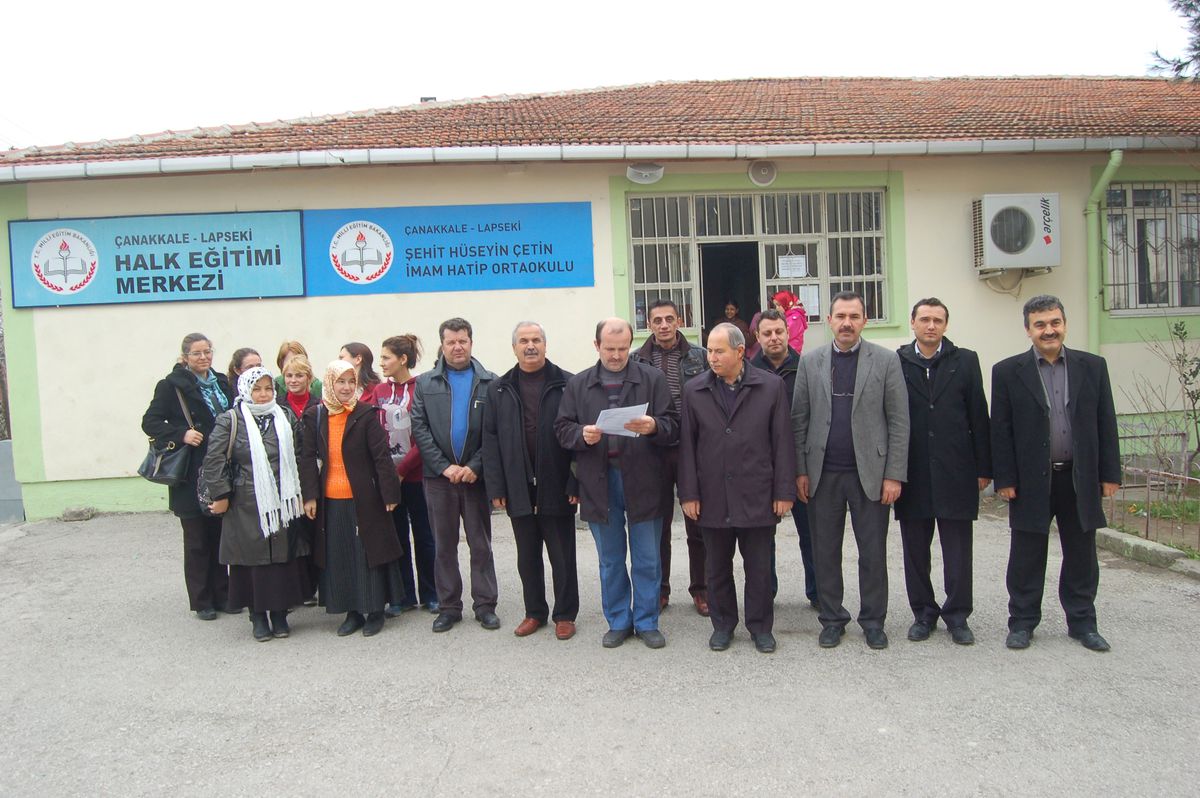 Öğretmenler Serbest Kıyafetle Derslere Girdi