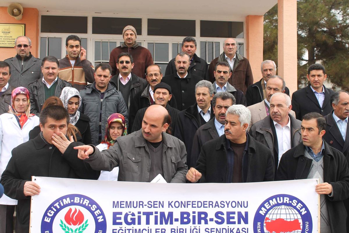 Öğretmenler Sivil Kıyafet İstiyor
