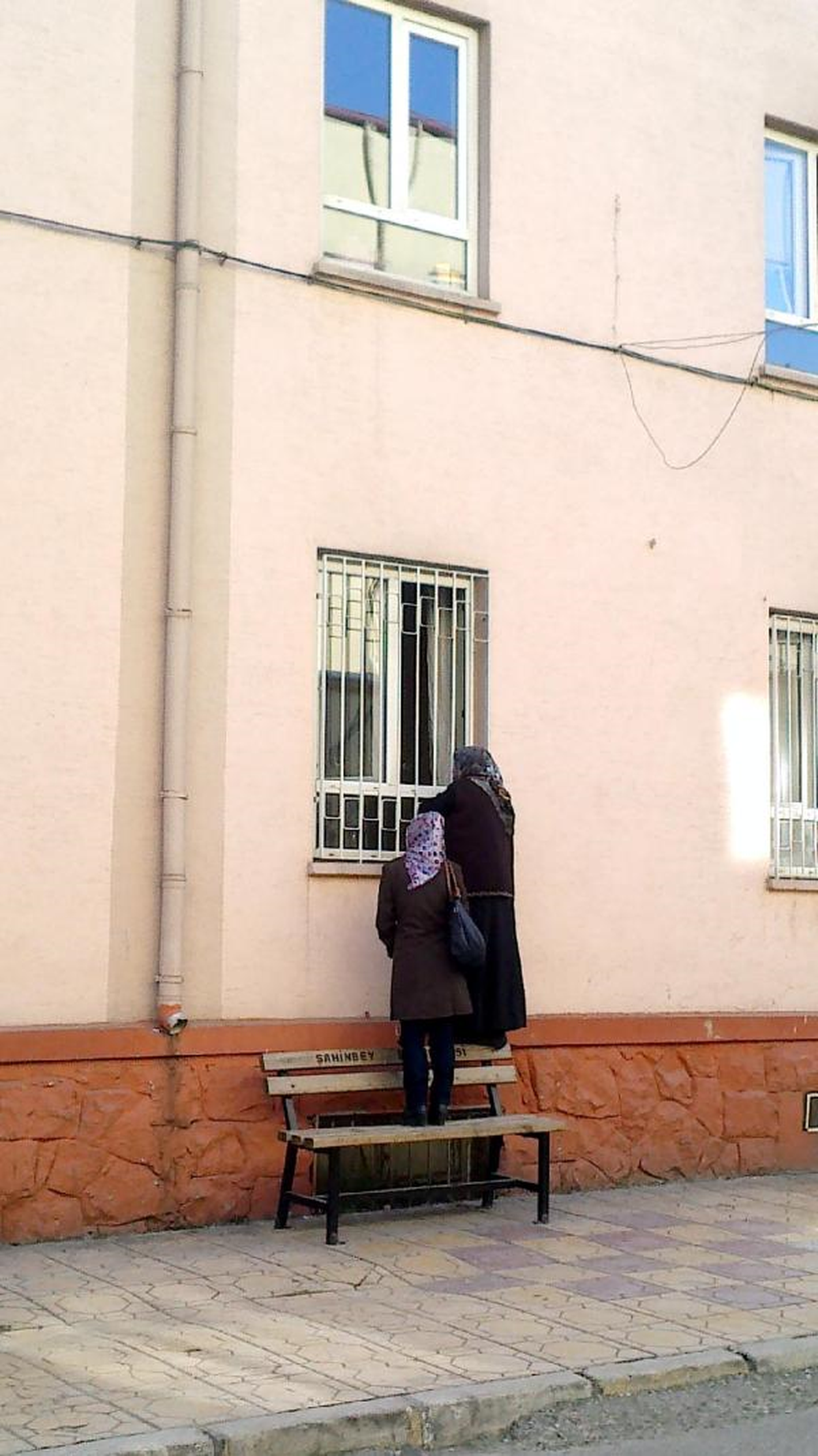 Pencereden Hasta Ziyareti