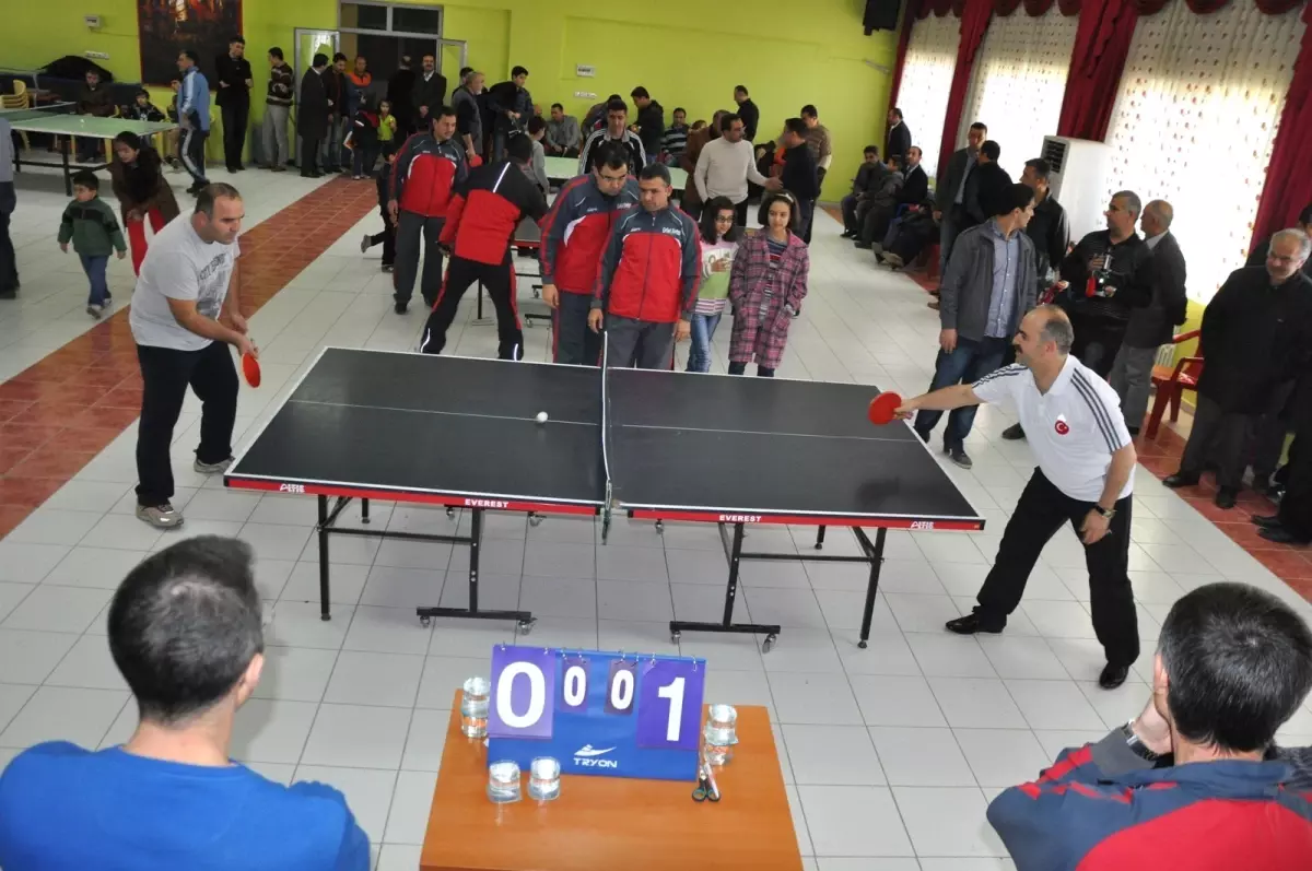 Siirt\'te Masa Tenisi Turnuvasına Yoğun İlgi