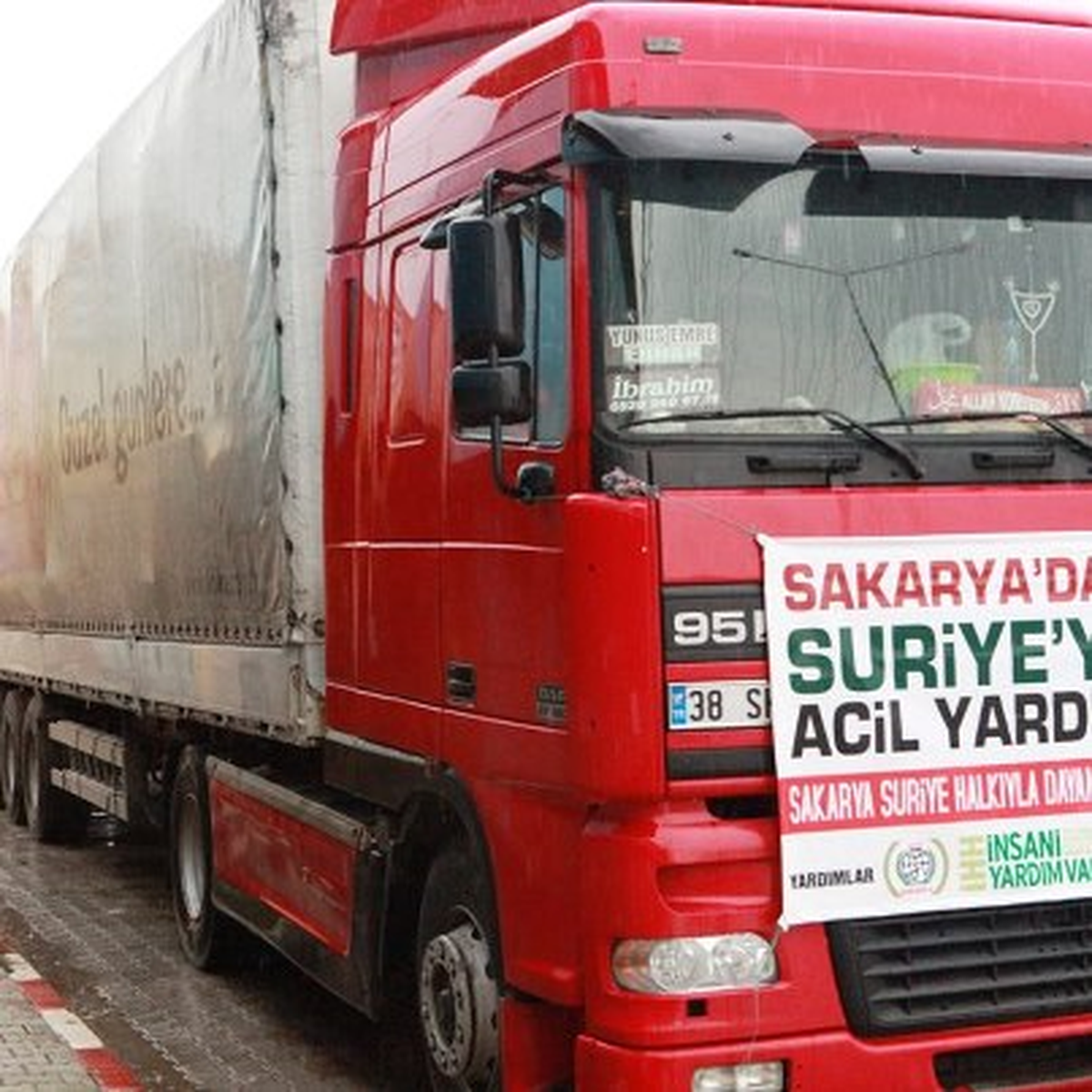 Suriye Halkı İçin 33 Tırlık Yardım Konvoyu