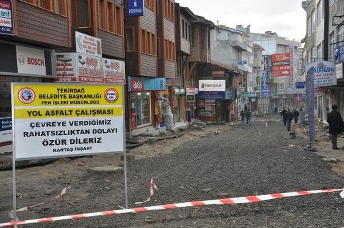 Tekirdağ Belediyesi\'nin Yol Çalışmaları Sürüyor