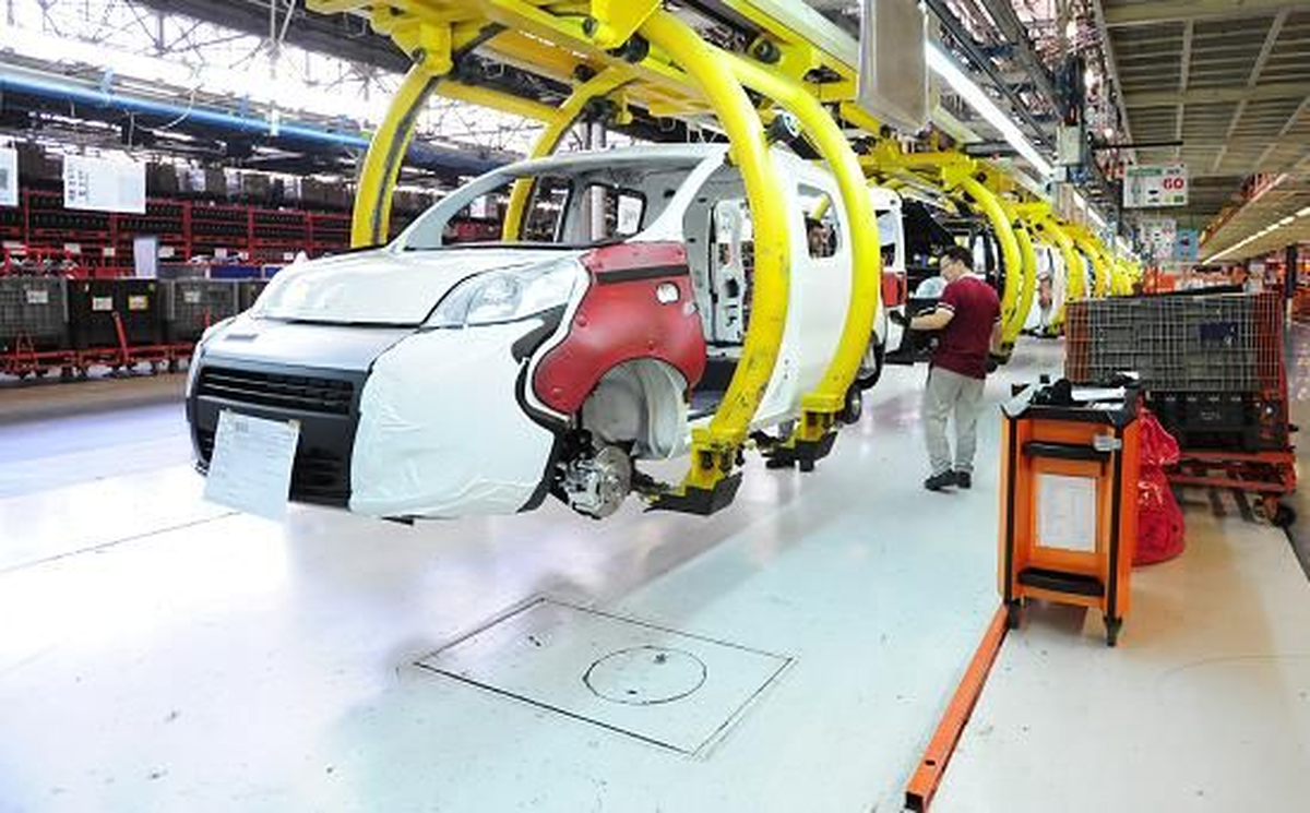 Tofaş Vardiyayı 2\'ye Düşürdü, 1000 İşçi Çıkarılıyor (2)