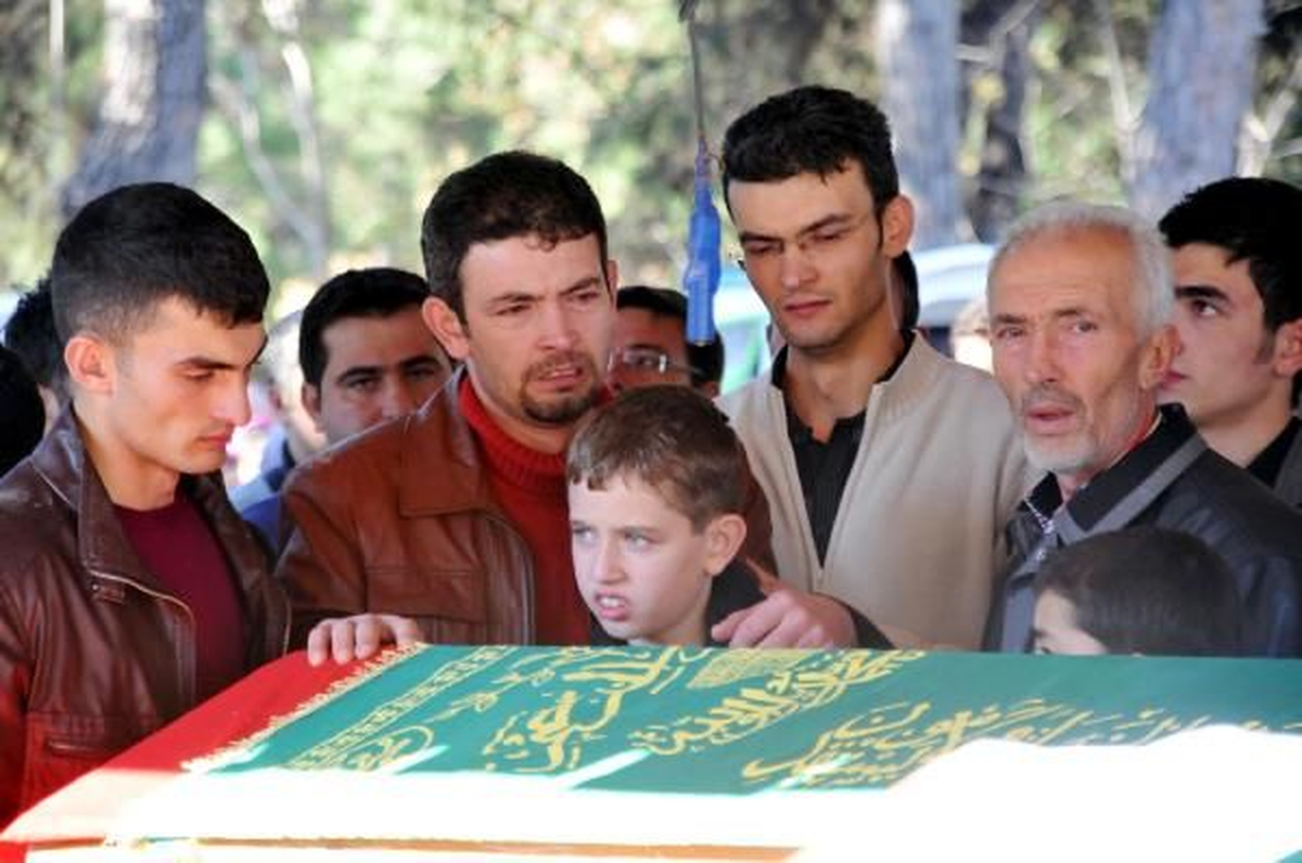 3 Yaşındaki Çocuğun Altıncı Kattan Düşmesi
