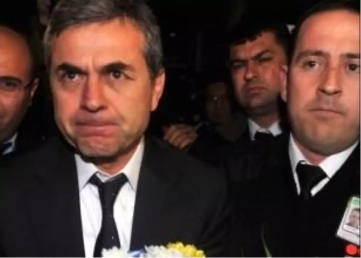 Aykut Kocaman\'ı Ağlatan Pankart!..